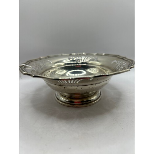 143 - 1933 Adie Brothers Silver Dish , Birmingham 1933 5