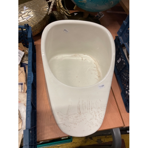 68 - Vintage Ceramic Bed Pan.