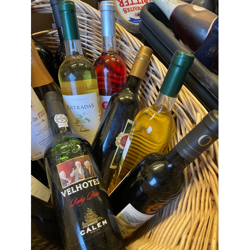 141 - Wicker Basket With 14 Bottles Of Wine , Various Brands.