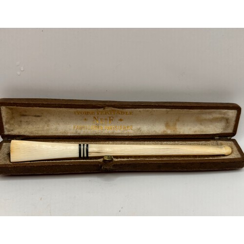 10 - Art Deco Cigarette Holder In Original Case. Bone?