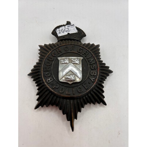 22 - Vintage Borough Of Grimsby Police Helmet Badge.