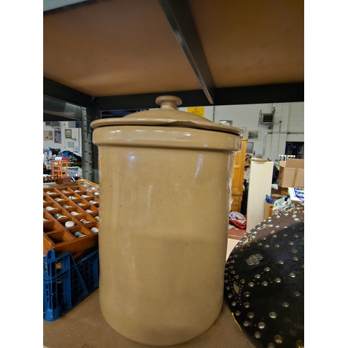 468 - Ceramic Bread Container Standing 14