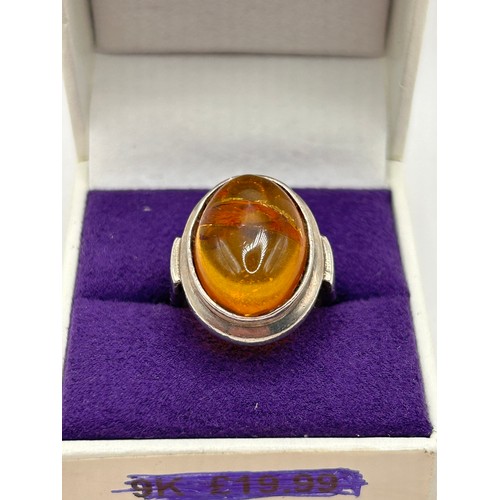 264 - Lovely Vintage Silver And Amber Ring (4)