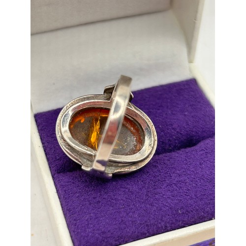 264 - Lovely Vintage Silver And Amber Ring (4)