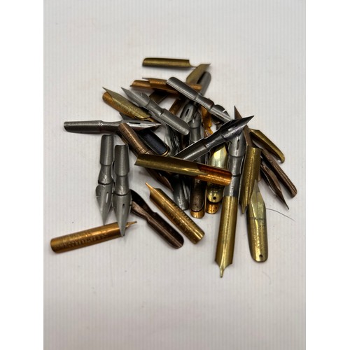 519 - Bag Of Over 30 Vintage Ink Pen Nibs