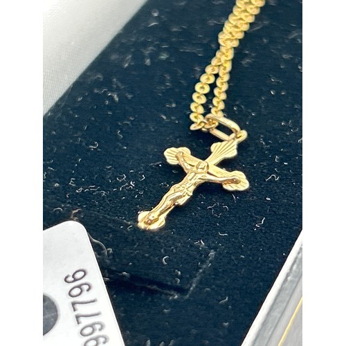 549 - 9ct Necklace With Lovely Detail Crucifix,2.1g