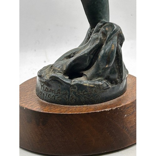 743 - Randy Puckett Bronze Whale Figure, Signed Limited Edition No 81 From 500, Dated 1992.
Standing 6