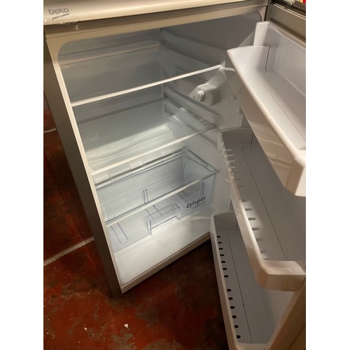 1045 - Beko Fridge Clean Order Working When Tested.