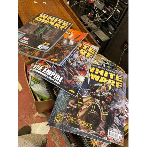 160 - White Dwarf Warhammer Magazines Approximately 50.