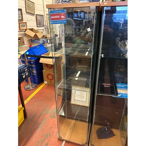 1102 - Glass Display Case