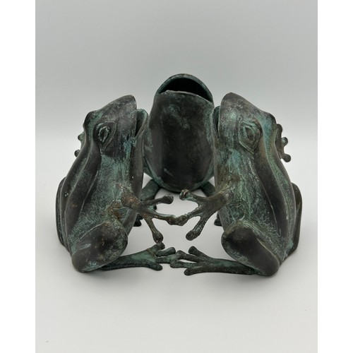 18 - Fabulous Bronze Figure Of Three Frogs , Approx 7