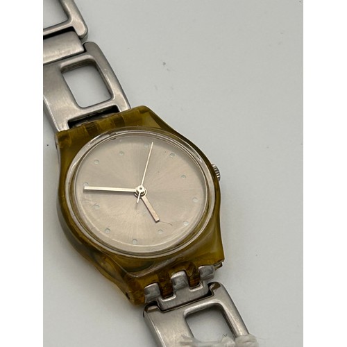 195 - Vintage Ladies Swatch, Model 2000, Requires Battery.