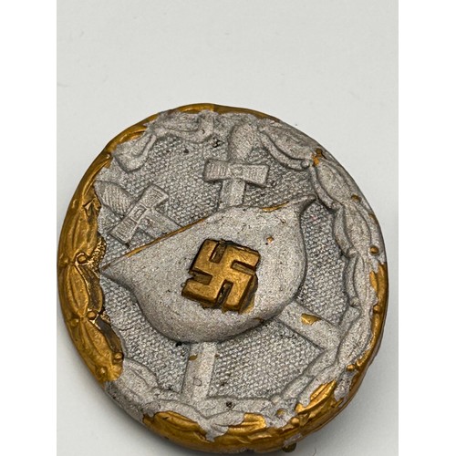 222 - Pair Of German Military Related Badges, 
Please Study The Pictures To Satisfy Authenticity.