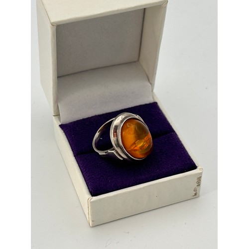 45 - Great Looking Silver And Amber Ring, Size K