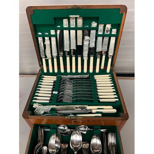 179 - Beautiful Cutlery Box With Cutlery By Cooper Brothers Sheffield