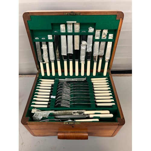 179 - Beautiful Cutlery Box With Cutlery By Cooper Brothers Sheffield