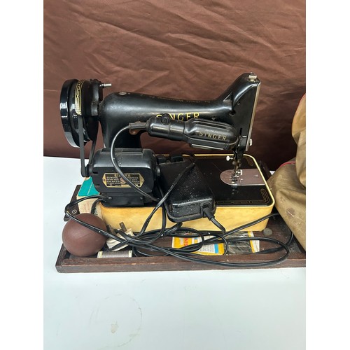 181 - Vintage Singer Sewing Machine With Cover Unchecked