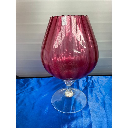 642 - Large Pink Glass Vase 12