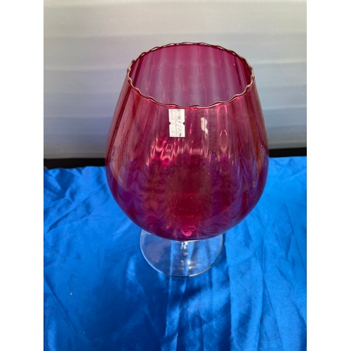 642 - Large Pink Glass Vase 12