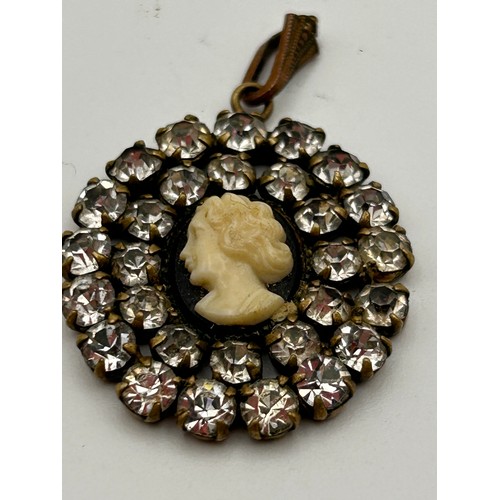 140 - Lovely Vintage Cameo Pendant Set in Glass Stones