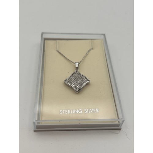 177 - Prity Boxed Silver Necklace With Attractive Pendant.