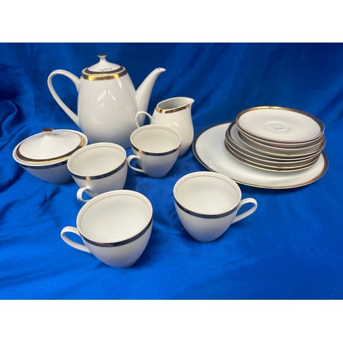 106 - Brigitta 16 Piece Tea Set