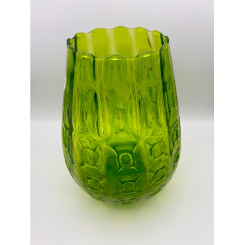 652 - Mid Century Glass Vase In Green, Standing 10