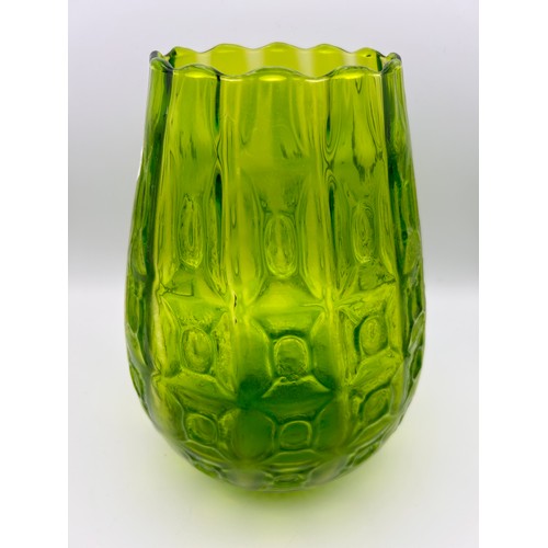 652 - Mid Century Glass Vase In Green, Standing 10