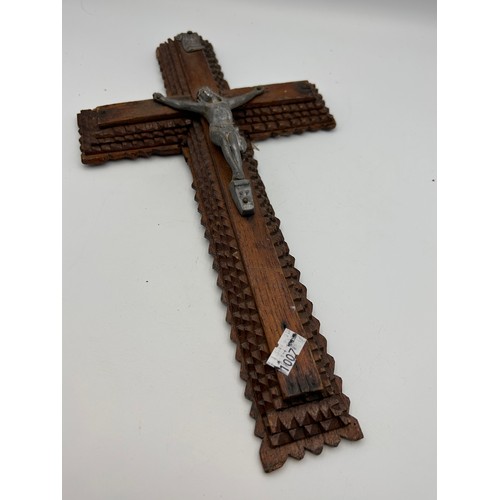 774 - Great Detail Vintage Tramp-Art Rare Crucifix , 14