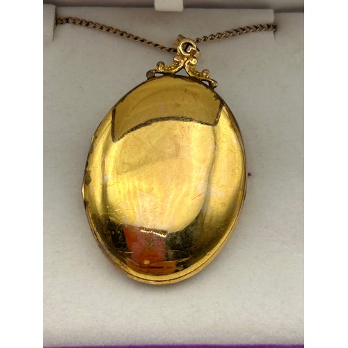 66 - Lovely Vintage Good Sized Gold Filled Locket 2