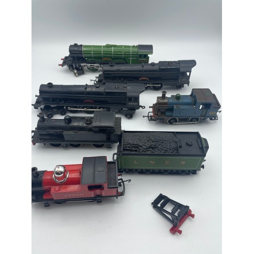 305 - Variety Of Diecast Trains Including The Flying Scotsman.