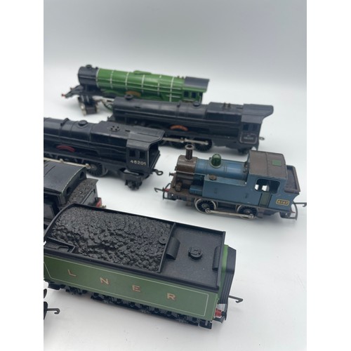 305 - Variety Of Diecast Trains Including The Flying Scotsman.