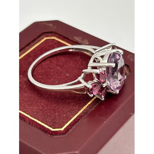 95 - Lovely Big Silver Ring With Pink Stones.