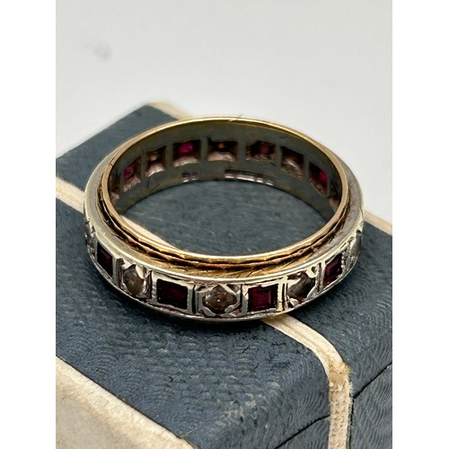 96 - Lovely 9ct Band With Garnet And Diamond, 3.6g, Size L.