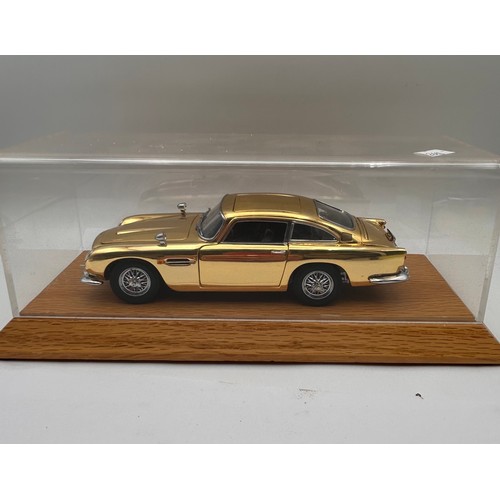 415 - Superb Danbury Die Cast James Bond Aston Martin , 8