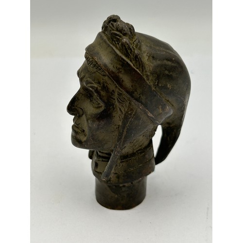 424 - Bronze Head Figure Walking Stick Top. 3