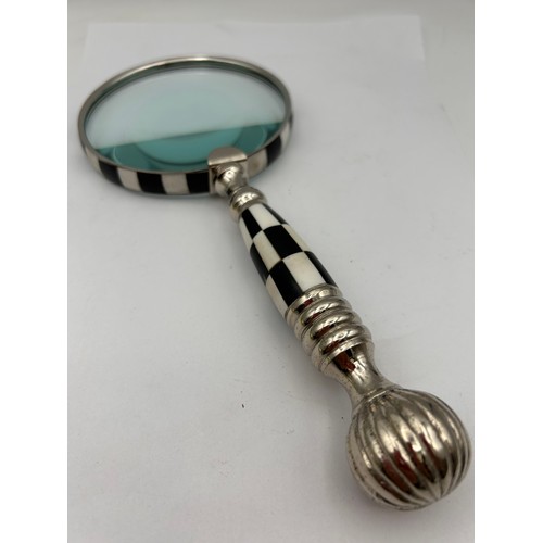 461 - Large Art Deco Style Magnifying Glass, 10