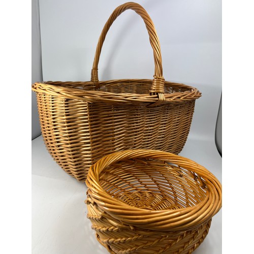 536 - Wicker Shopping Basket 13