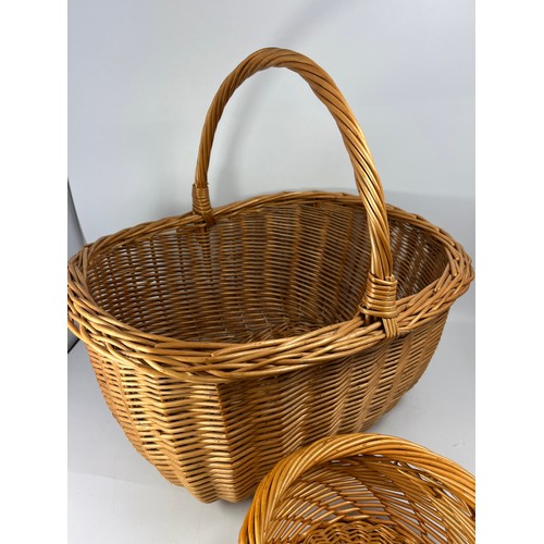 536 - Wicker Shopping Basket 13