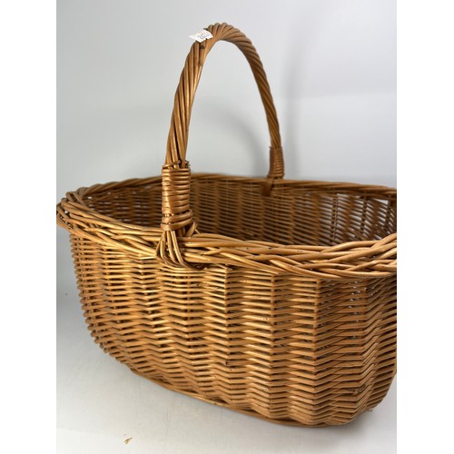 525 - Wicker Shopping Basket 13