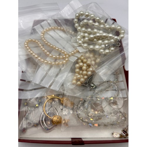 560 - Tray Of Quality Vintage And Modern Costume Jewellery , Including Some Silver.