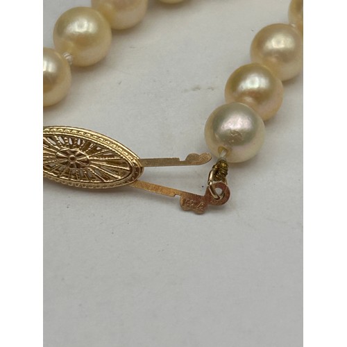 565 - Lovely Quality Pearl Necklace With 14ct Clasp, 18