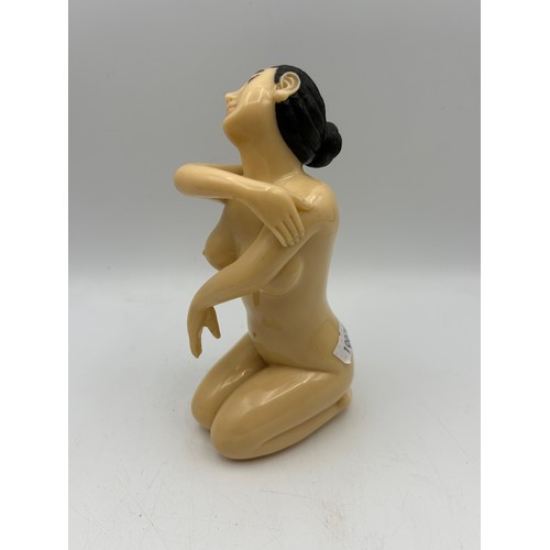 65 - Vintage Guangzhou Carved Resin Nude Asian Lady, 7