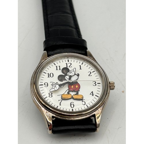 80 - Vintage Disney Micky Mouse Watch , Requires Battery.