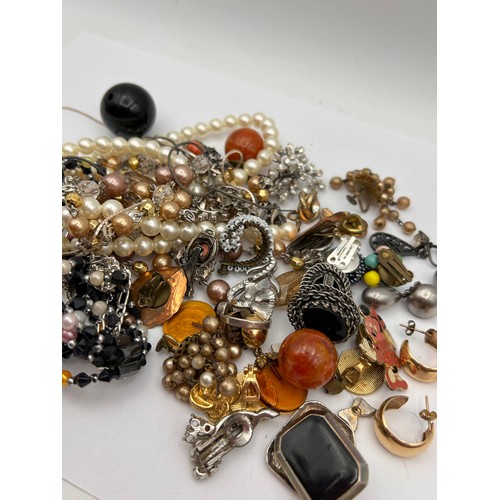 95 - Collection Of Vintage Jewellery To Include Clip On Earrings Etc.