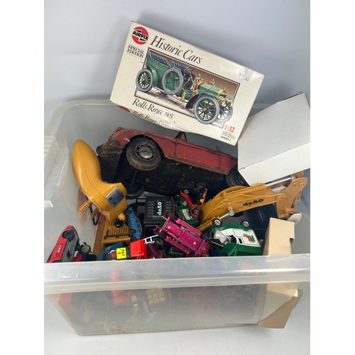 175 - Box Containing Various Diecast Vehicles.