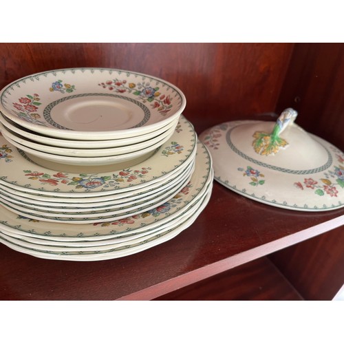 595 - Spode Royal Jasmine England 28 Pieces