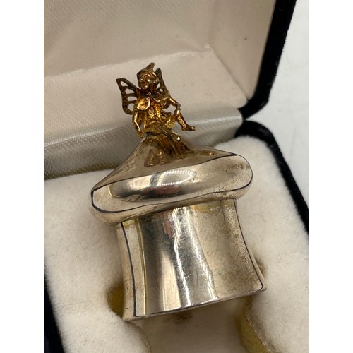 236 - Boxed Silver Piece With Fairy Decoration.14.9g
Top Unscrews , Baby Tooth Holder?