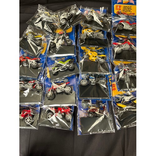 136 - Variety Approx 20 Mega Bikes Figures.