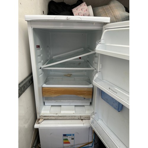 17 - Hotpoint Undercounter Fridge